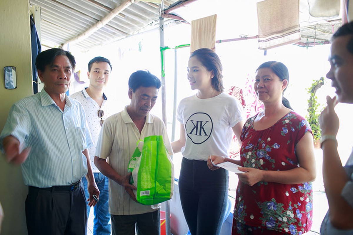 Hoa hau Ky Duyen den Quang Ninh lam tu thien-Hinh-6